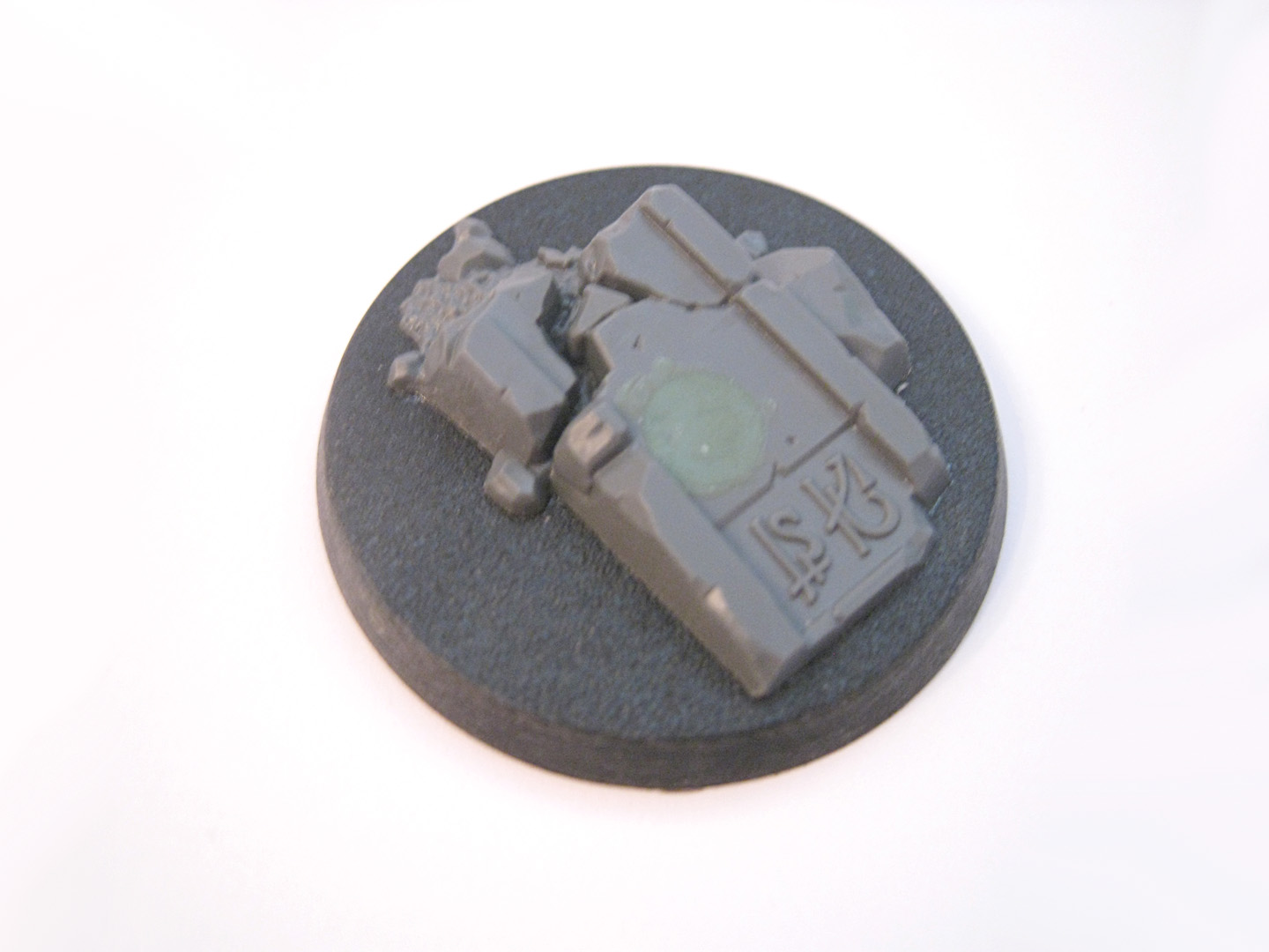 Converted Eldar Farseer standing on Eldar Titan mask