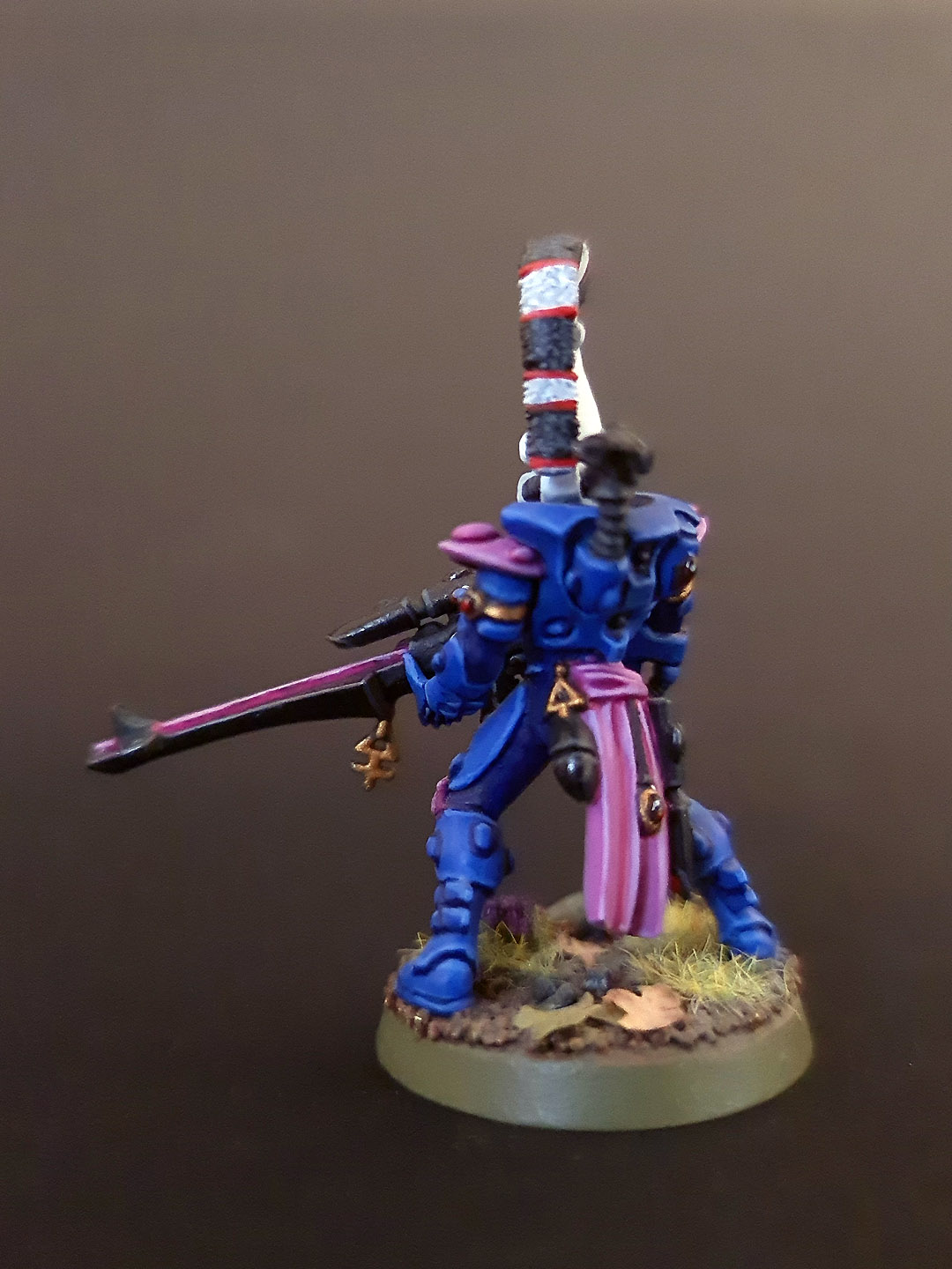 Eldar female Dire Avenger