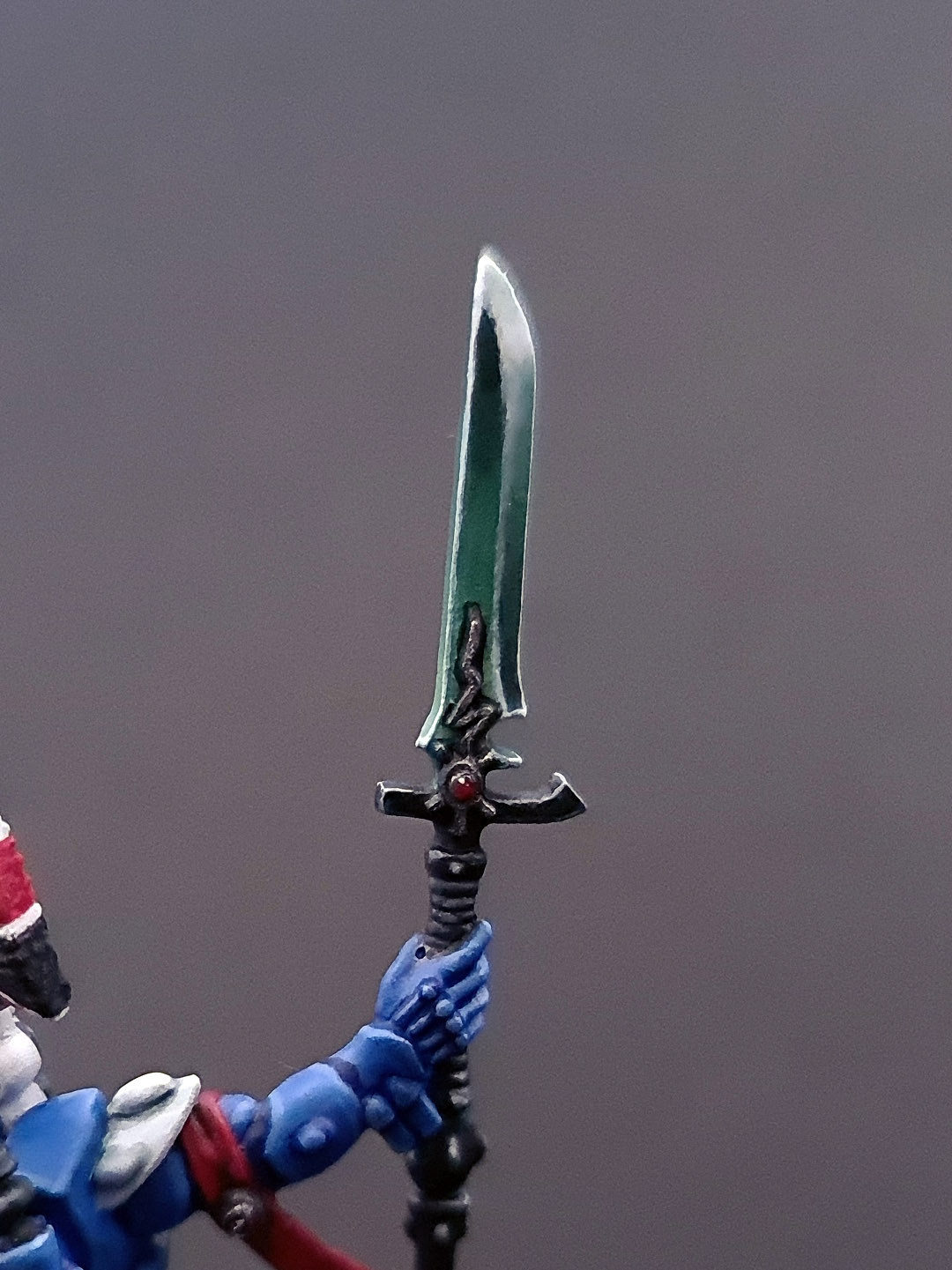 Eldar Dire Avenger Exarch power glaive close-up
