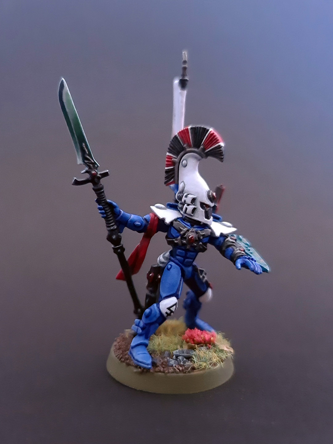 Eldar Dire Avenger Exarch with power weapon and shimmershield