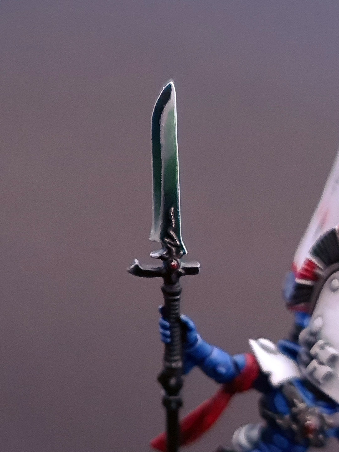 Eldar Dire Avenger Exarch power glaive blade close-up