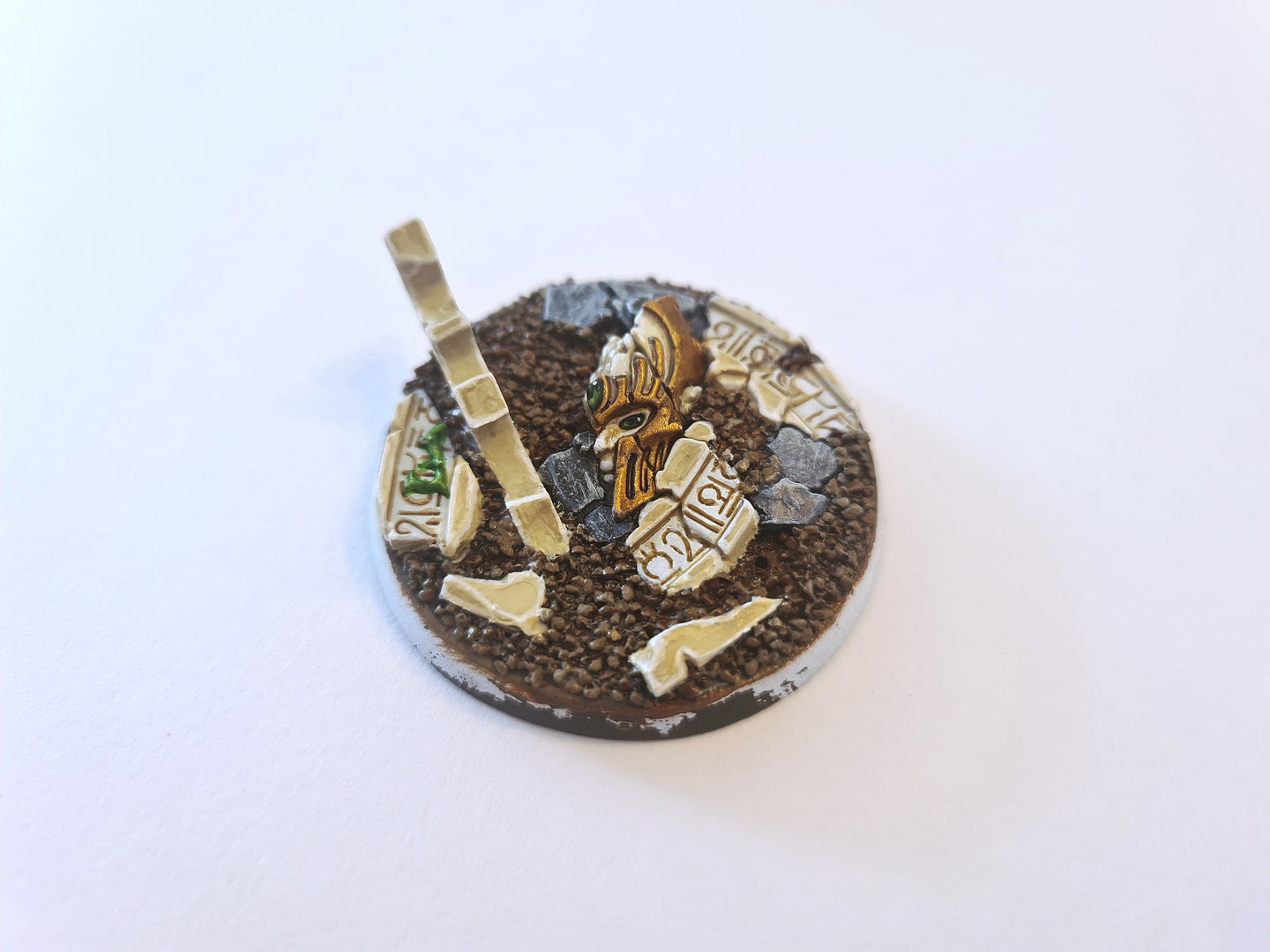 Jain Zar conversion scenic base close-up