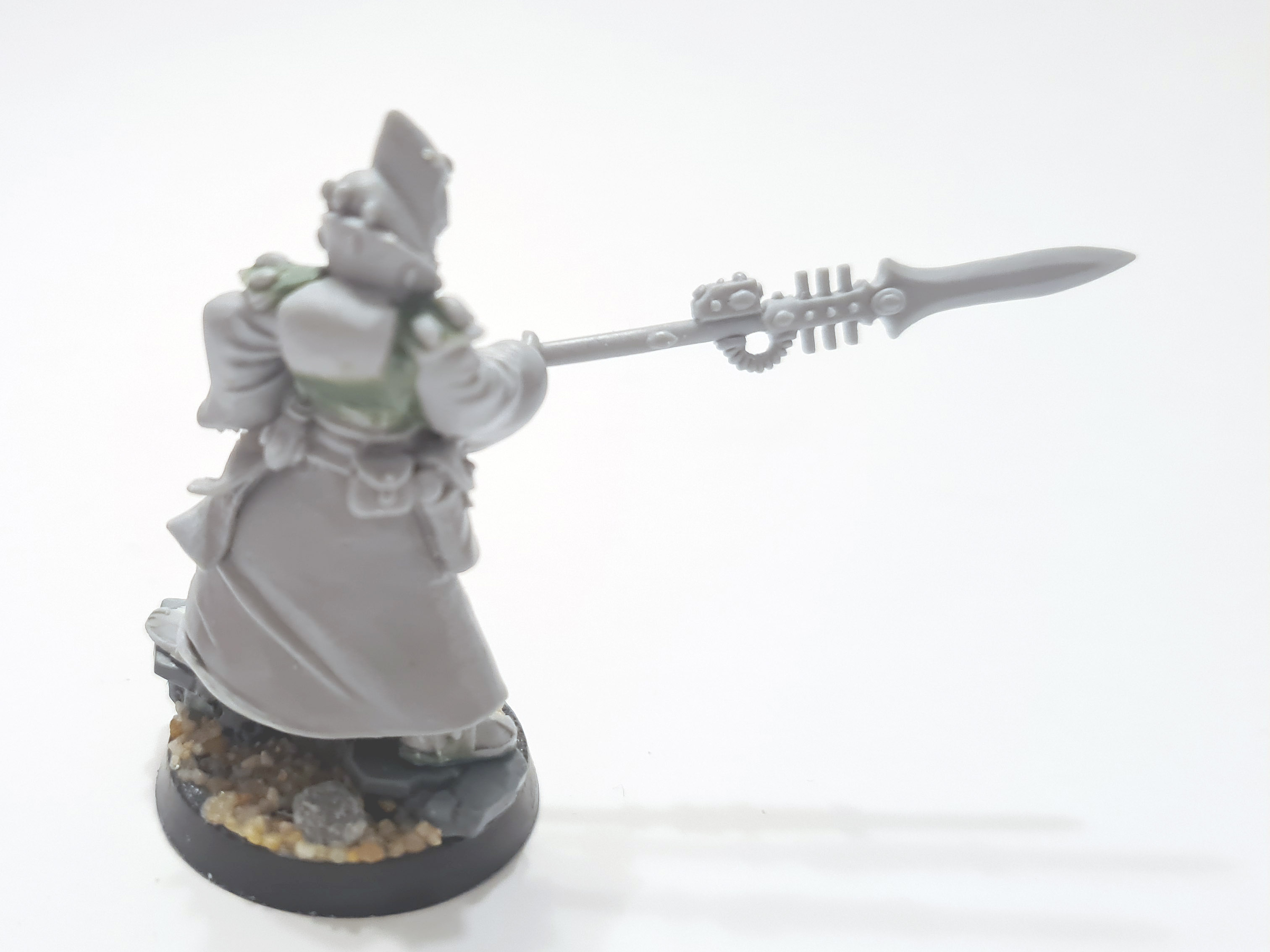 Eldar Warlock with singing spear by Juan Diaz